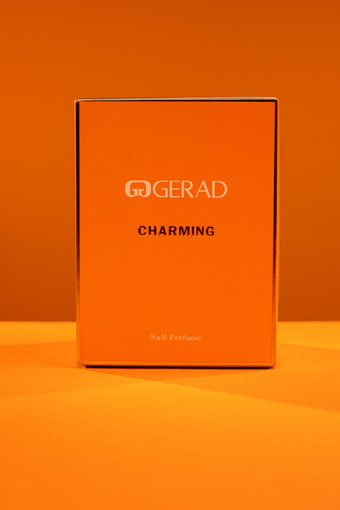 عطر با رایحه Charming